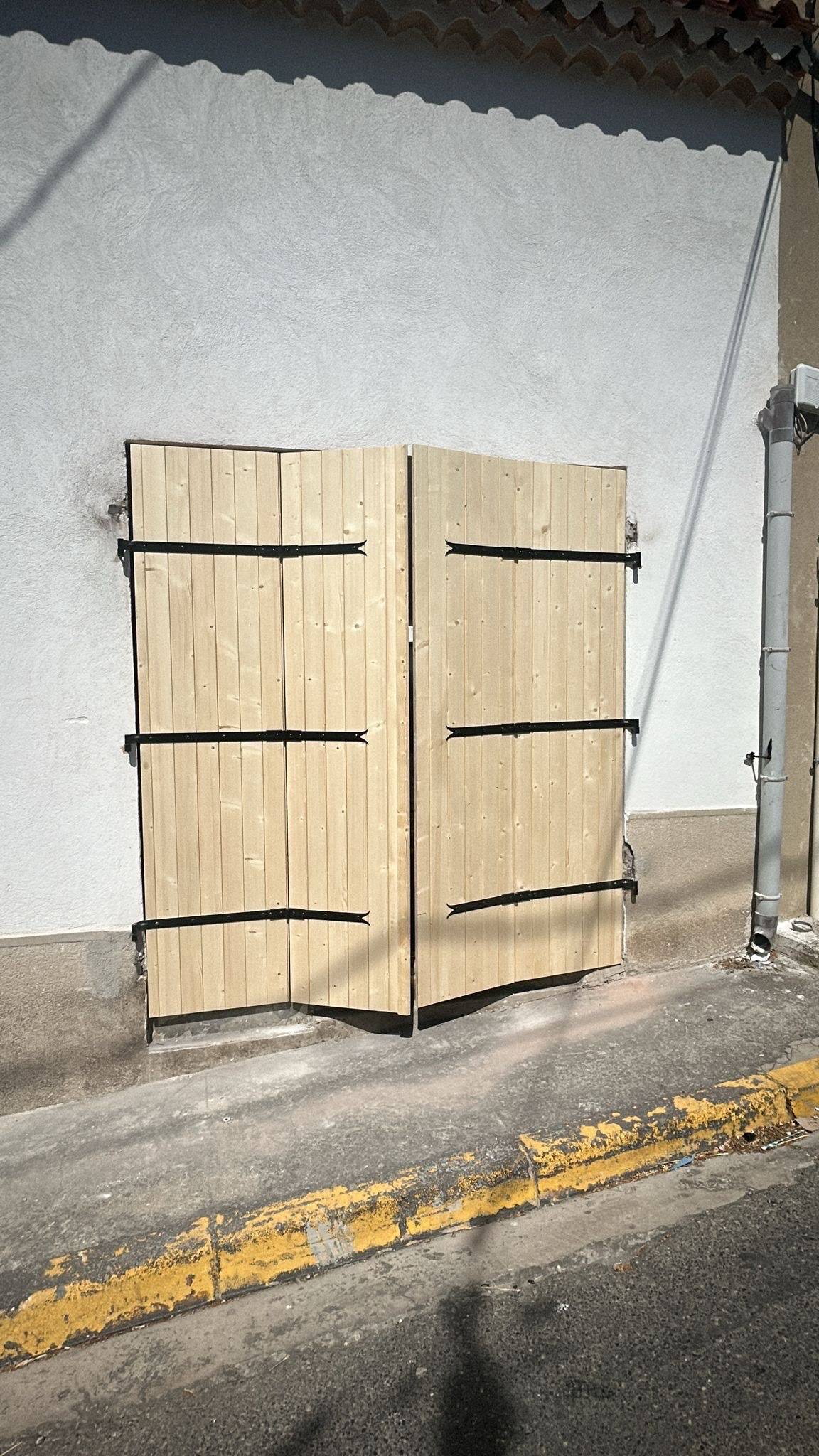 Volet battant bois aubagne