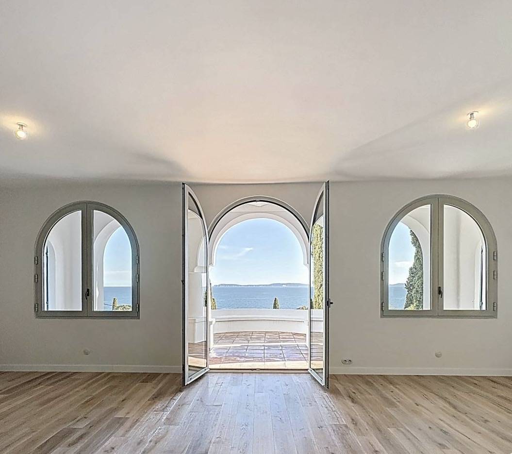 Fenêtres cintrées en aluminium à saint tropez