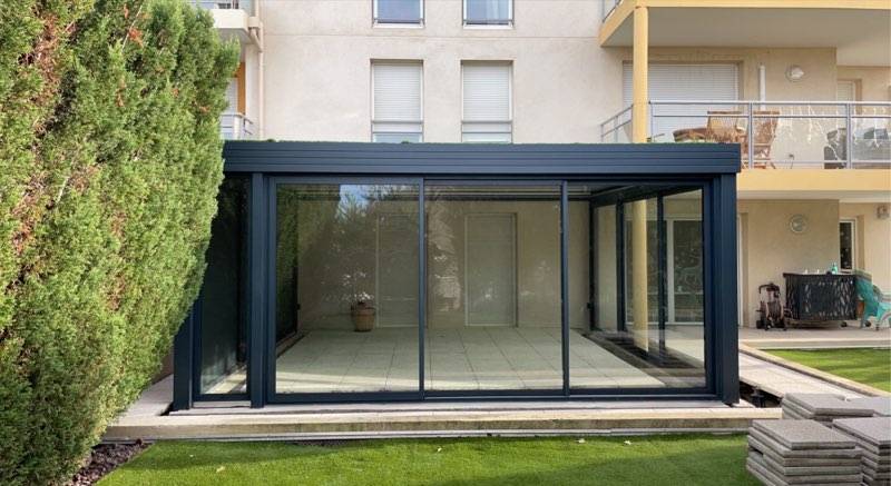 Installation d'une véranda à toiture isolée dans le quartier de Saint Barnabé, 12ème arrondissement de Marseille