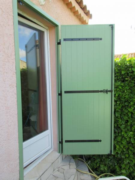 Pose de volets battants aluminium  à Marseille 13007