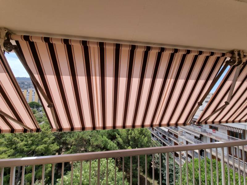 Rénovation d'un store banne à Marseille