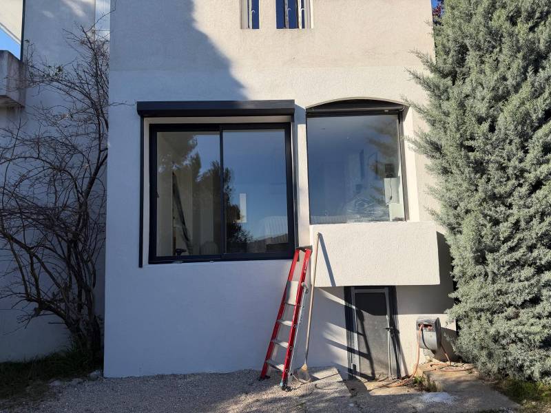 Installation de volets roulants et menuiseries aluminium à Roquevaire