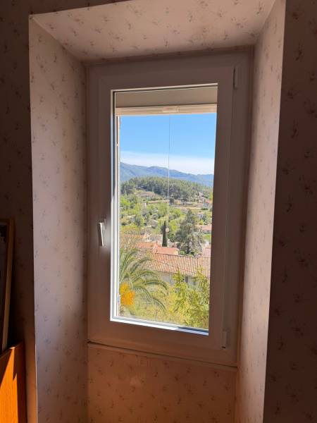 Rénovation complète de menuiseries PVC et volets roulants solaires à Roquevaire