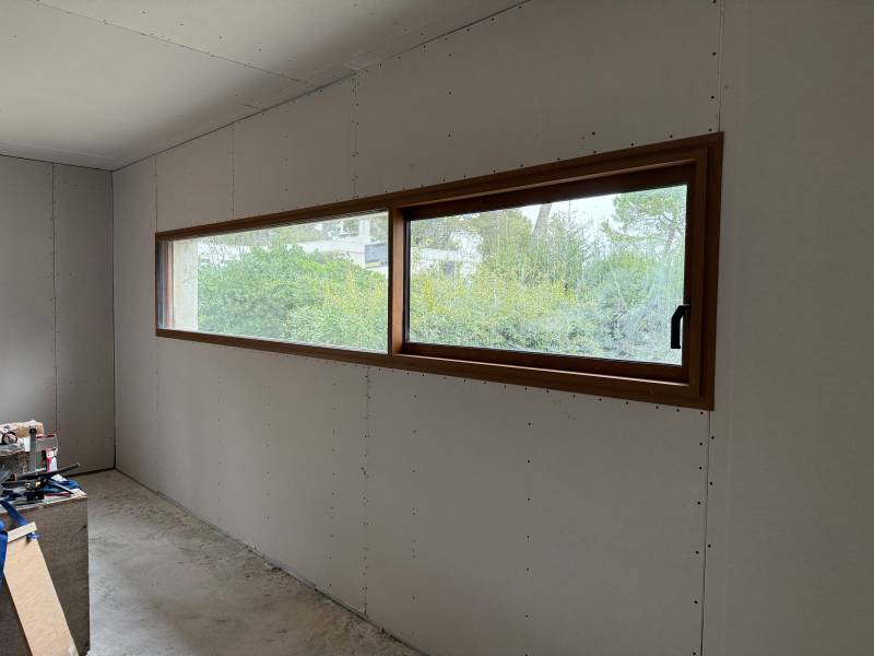 menuisier spécialiste fenêtre aspect bois